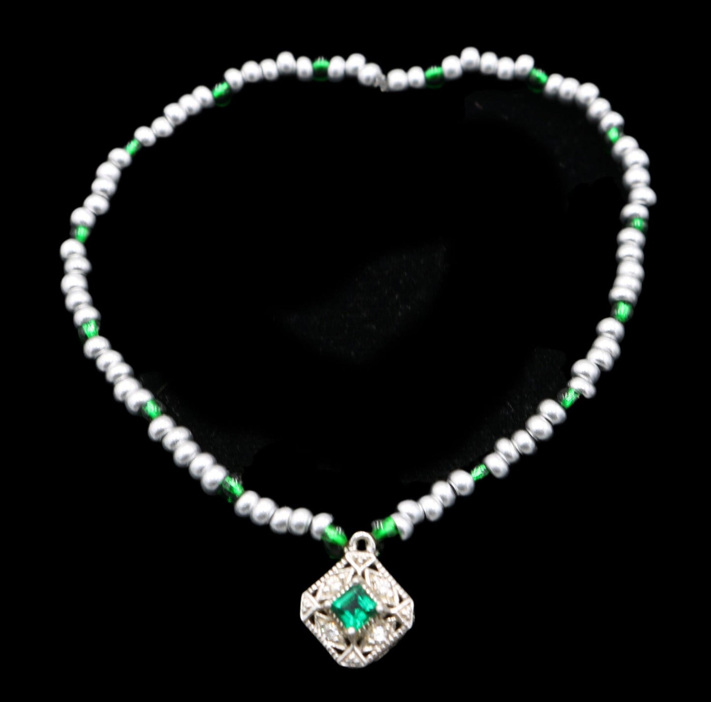 Get Down on This Abby Edwardian Style Emerald Green / Silver Toned Charm - Silver and Green Bracelet - Monkeysmojo