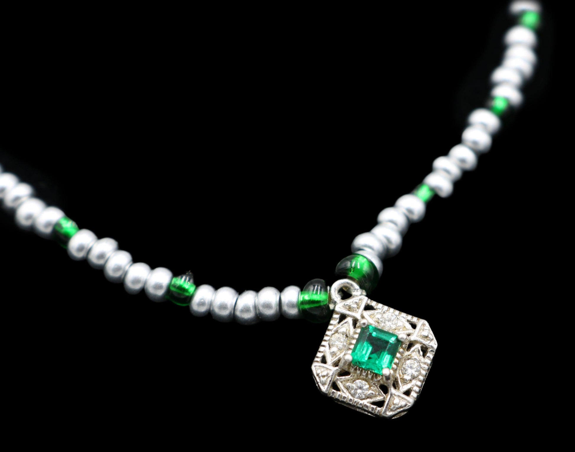 Get Down on This Abby Edwardian Style Emerald Green / Silver Toned Charm - Silver and Green Bracelet - Monkeysmojo